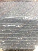 找可以订做这种8厘塑料珠的厂家，如图