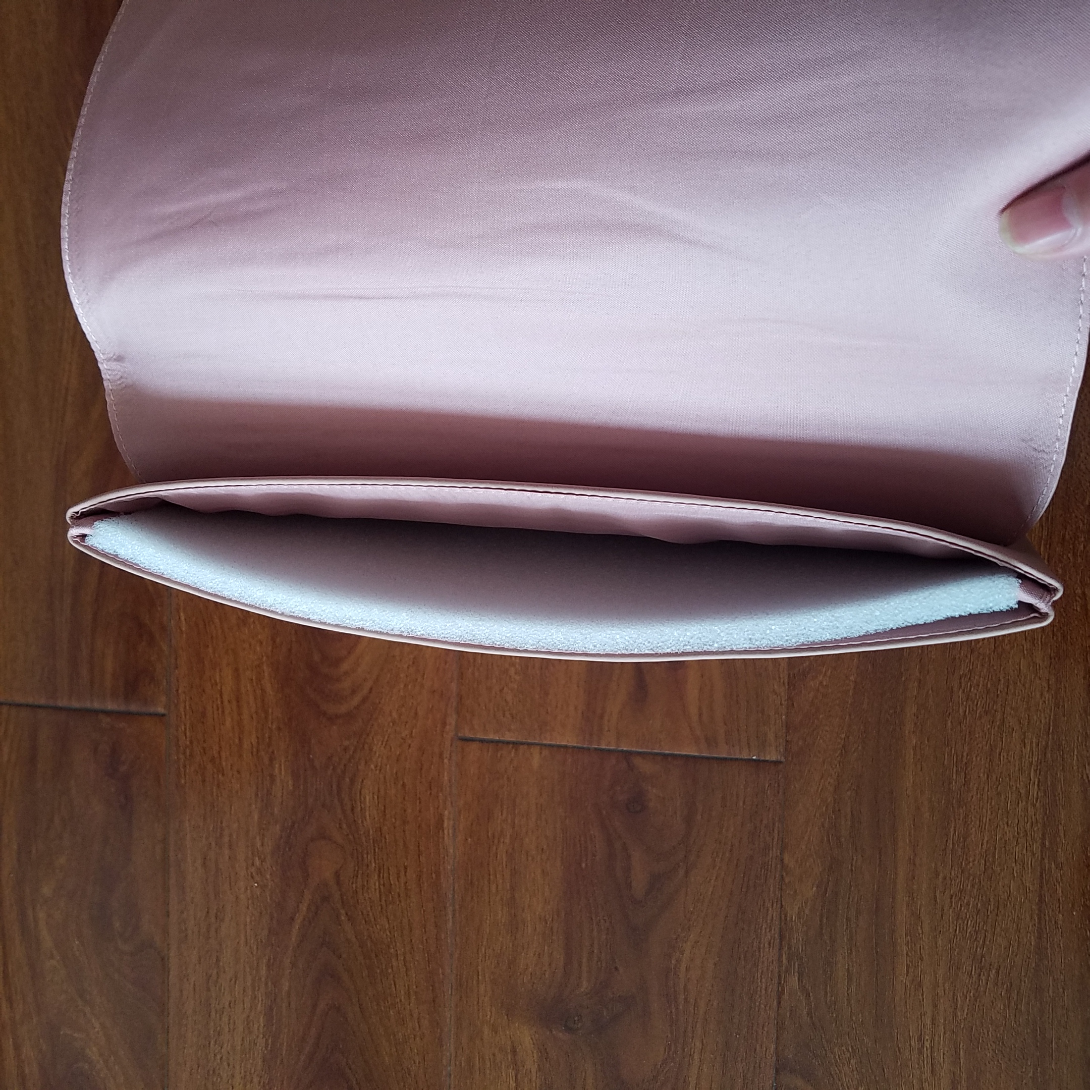 手拿包外发来料加工