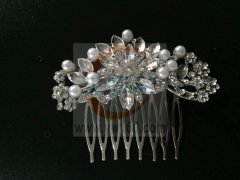 看图，找做锆石耳钉和发梳的直接厂家