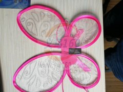 如图，大量手工胶枪货外发加工