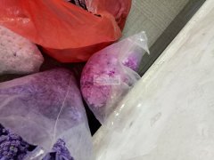 长期承接各种手工活，毛球挂件，服饰缝珠头带，鞋花，包装，打结