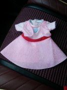 有裁剪好的大量娃娃衣服外发加工，附图