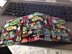 如图所示，找做钱包的加工厂