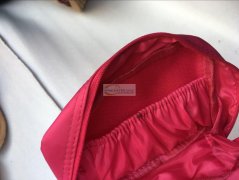 如图，找空闲的箱包的加工厂