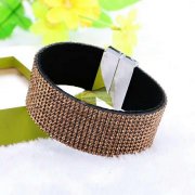 贸易公司找专业做磁性手链饰品厂，有图