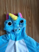 本厂有大量舞台装衣服外发，如图