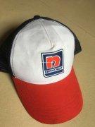 寻会做这款帽子外发 样品如图，能做的请与