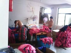 专业蒸气烫:承接衣服.裤子.围巾整烫包装