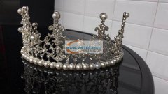 本公司专业生产锌合金皇冠成品和半成品毛胚