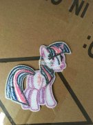 寻布贴有现货的工厂，支持定制。各种小量也