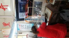 从业服装十多年，开厂三年，有三十位机工，