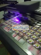 专业UV平板打印，手机壳，文具盒，U盘，