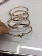 寻找做这种手镯的工厂，经常有货，专业的请