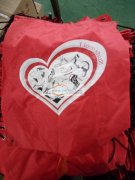 本厂大量承接各种材质抽绳袋加工，质量保证