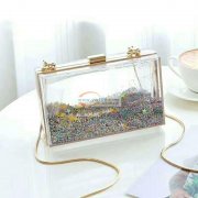 有没有能做【如图】这几款包包的厂家，地址