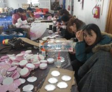 专业承接箱包胶水加工、零钱包胶水加工，礼品盒胶水加工