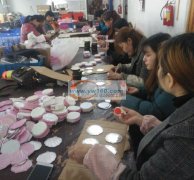 专业承接箱包胶水加工、零钱包胶水加工，礼品盒胶水加工