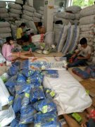 承接吊卡包装等手工活，工人闲空中15人