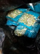 饰品厂倒闭，有两大箱钻处理，价格便宜，有
