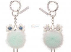 《看图》寻找专业做这种毛球挂饰工厂，有这