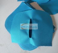 专业承接箱包拉链窗胶水加工，手工折拉链窗加工