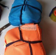 专业承接箱包拉链窗胶水加工，手工折拉链窗加工