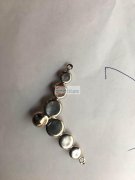 有没有能做【如图】类似这种款式厂家，材料