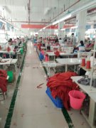 本厂承接中高档各式服装加工，有需要发外地