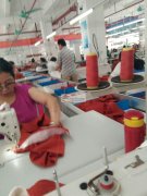 本厂承接中高档各式服装加工，有需要发外地