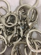 现有如图钥匙扣处里，有需要的请与我联系。