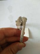 找能做【如图】产品的加工厂，要有这种钢模