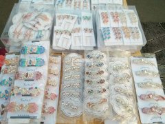 如图，全部低价便宜处理，包包，水钻一字夹