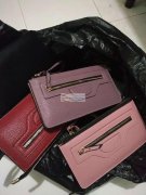 如图，全部低价便宜处理，包包，水钻一字夹