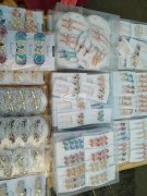 如图，全部低价便宜处理，包包，水钻一字夹