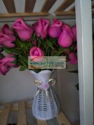 本厂有大量仿真玫瑰花瓣出售，也可以做成品