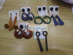 外贸公司饰品加工外发挂圈，弯针