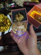 本人现有工艺品便宜处理，有需要的请与我联