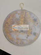 圣诞圆纸包车缝加工，每个纸包内放四克亮片