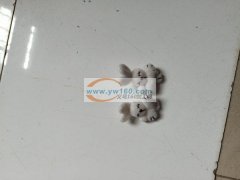 本厂自产各种大量服饰品配件。质量好，价格