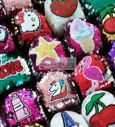 本厂专业加工小零钱包化妆包，还往需要货源