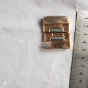 如图，寻找磁铁扣有磨具的压铸厂，尺寸30