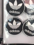 有没有做滴塑标，皮标等各类商标的厂家，【