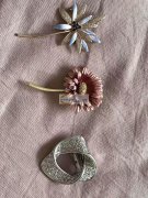 找专业做【如图】这种胸针的加工厂，品质要