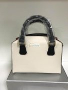 承接各类女包加工，真皮包单色100个起订，PU和牛津布300