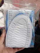 现寻做一次性雨衣和靴套的厂家，专业的最好