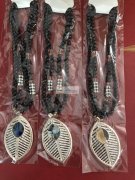 现有一批毛衣链一次性处理，【如图】款式多