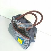    本公司有40个车位，承接