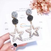 成品加工，承接耳环，项链等各类合金饰品，