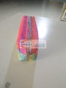 承接笔袋加工，已经开始上班。厂里十几个车