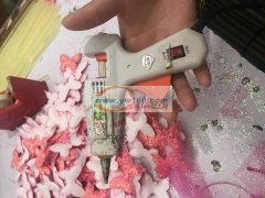 承接各种手工活，组装，包装，打胶枪，挂圈